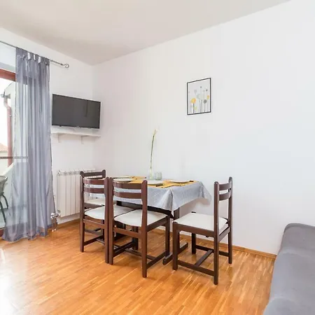 Rede Apartment Pula